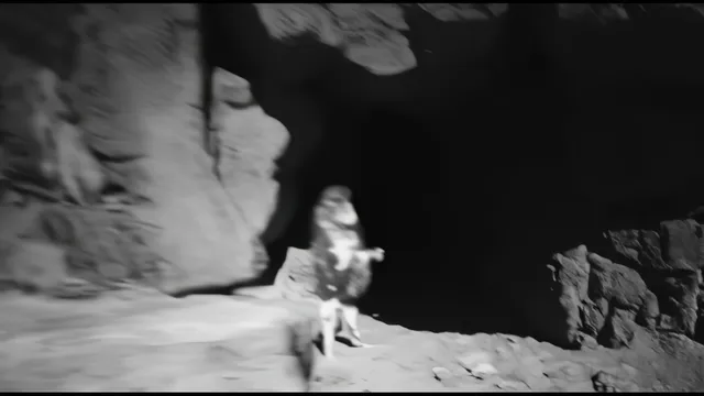 GOLDBERG'S CAVE #01