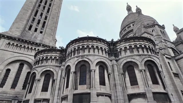 Montmartre in Soft Light  A Cinematic Stroll
