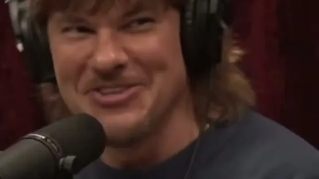 Theo Von and Joe Rogan Talk UAPs and Aliens