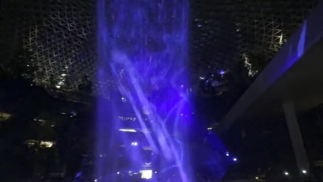 Choon Yong Original Series- Vortex Waterfall Show@Jewel Changi Airport.mp4