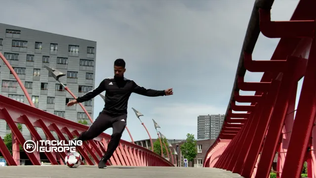 E04: Parkour Soccer