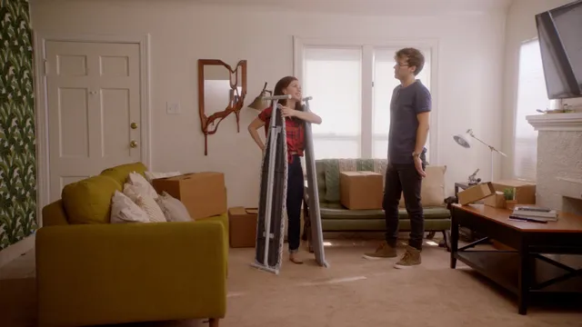 E04: FOUR TIMES ELLA PICKED UP THE PHONE (AND ONE TIME SHE DIDN'T)